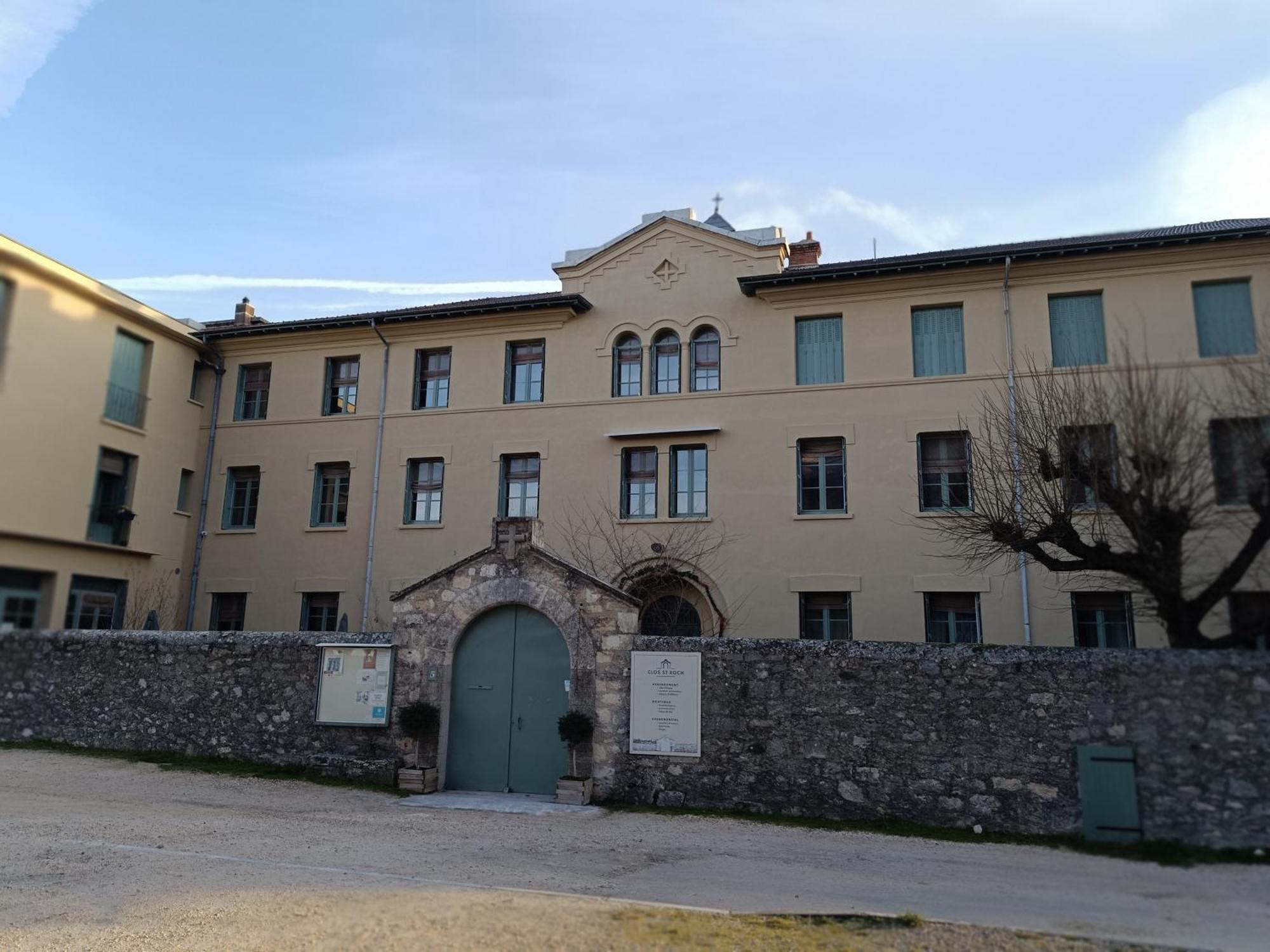 Gite D'Etape Et De Groupe Du Clos Saint Roch Viviers Exteriör bild