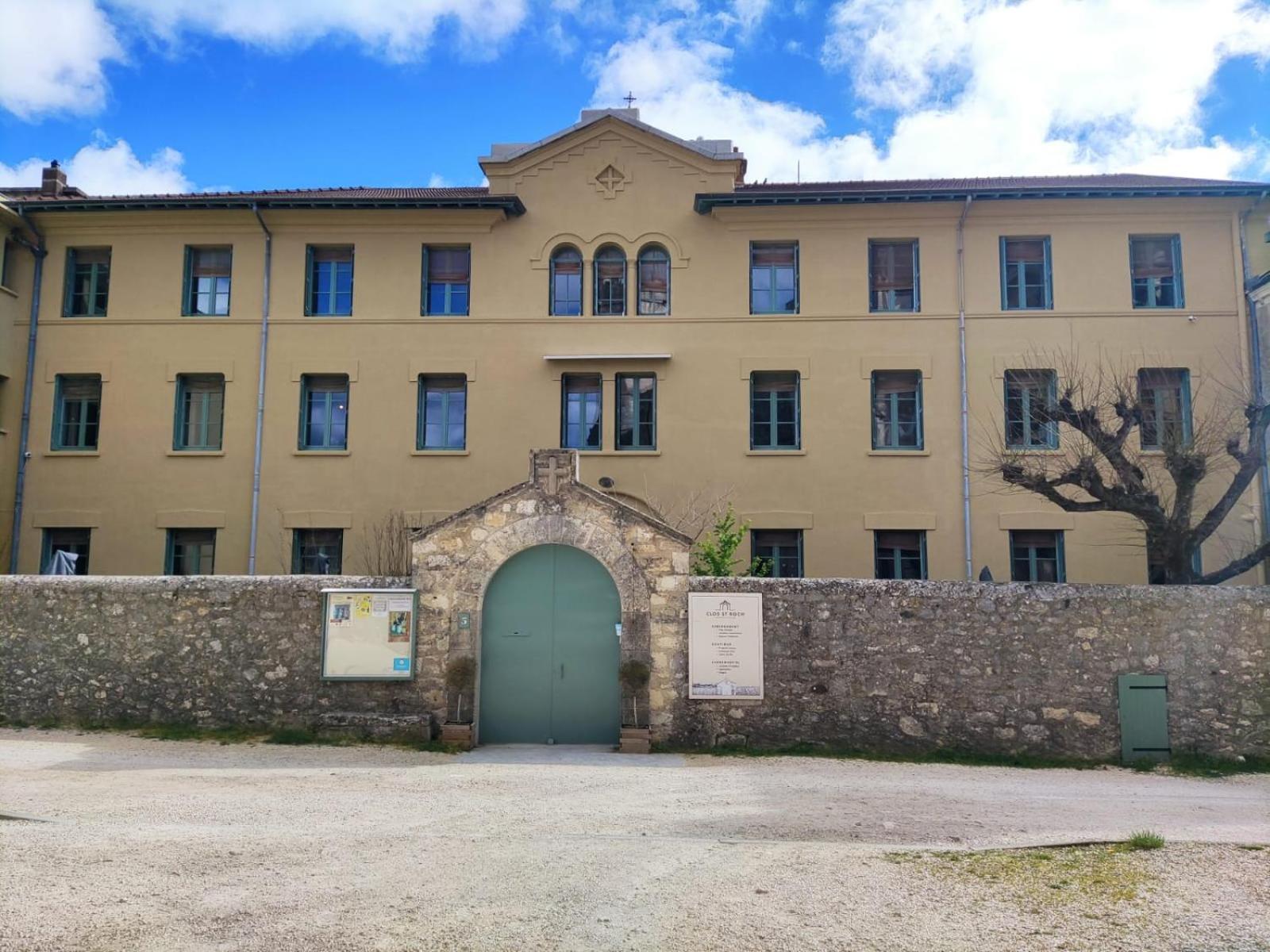 Gite D'Etape Et De Groupe Du Clos Saint Roch Viviers Exteriör bild